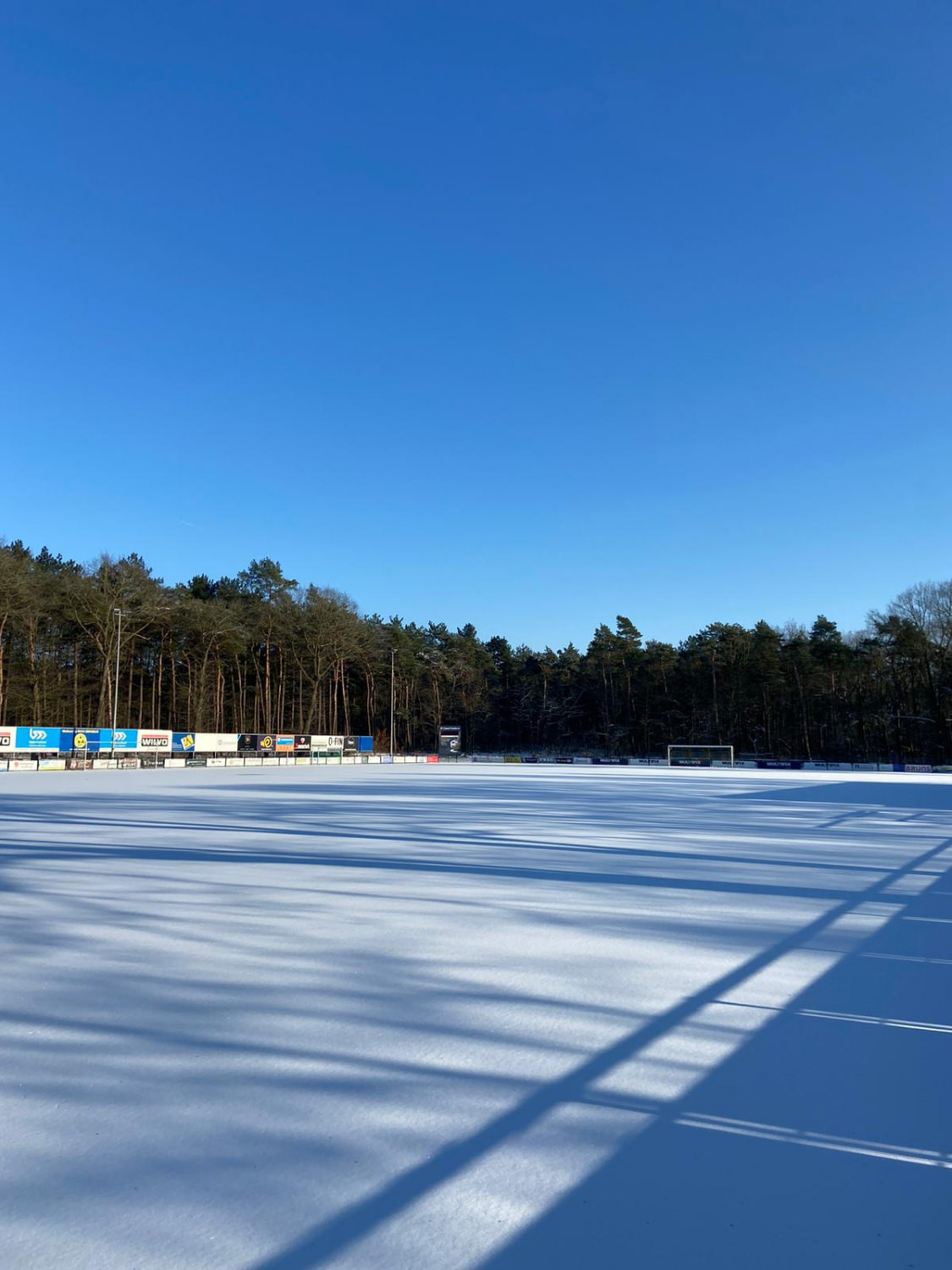 Opdooi en veiligheid sportveld